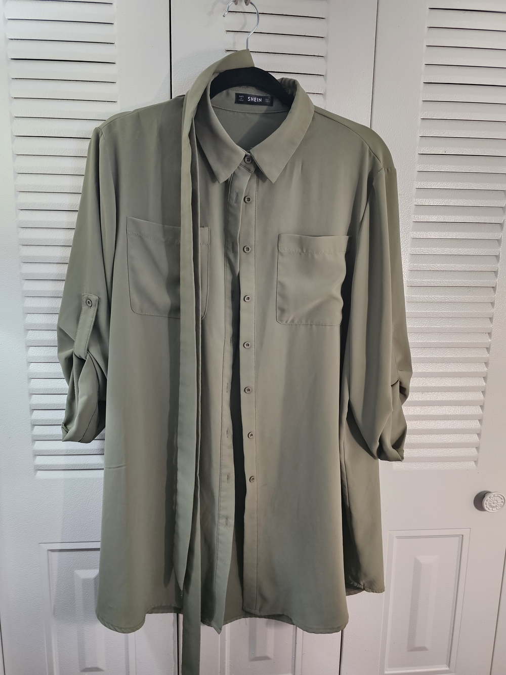 SHEIN Olive Button-Down Shirt with Tie